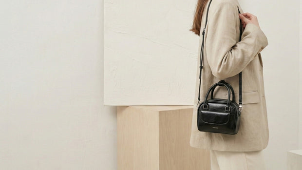 <h3>Clutches & Minibags</h3>